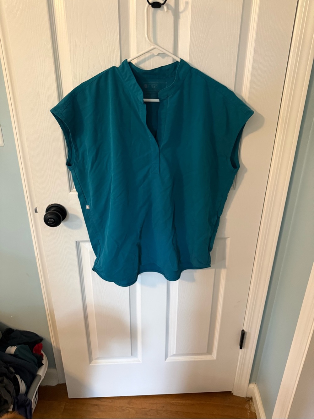 FIGS Rafaela Oversized Scrub Top – Caribbean Blue women